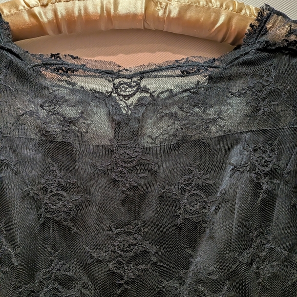 Elegant Black Satin and Lace Fit-and-Flare Dress - Picture 3 of 9